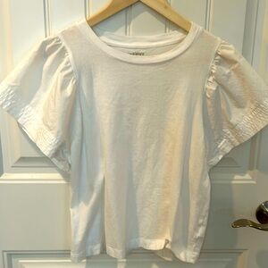 Old Navy white t shirt with cute sleeves. Size small